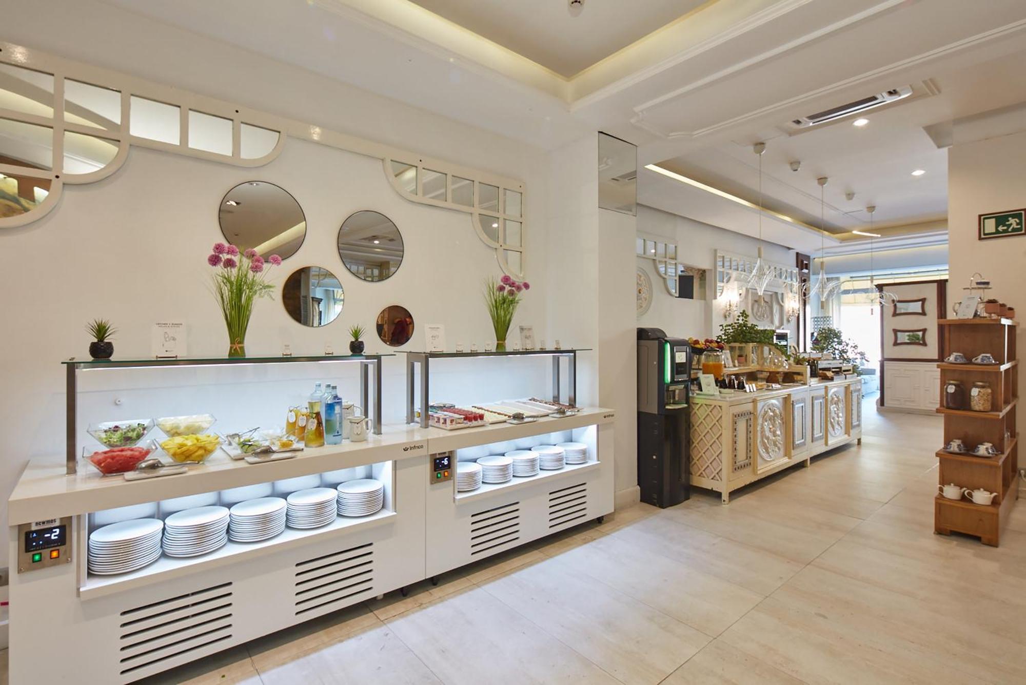 Sercotel Hotel President Фигерас Экстерьер фото